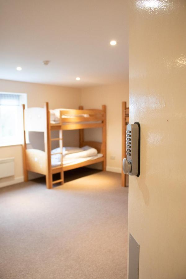 Stonehenge Hostel - Yha Affliated 콜더톤 외부 사진