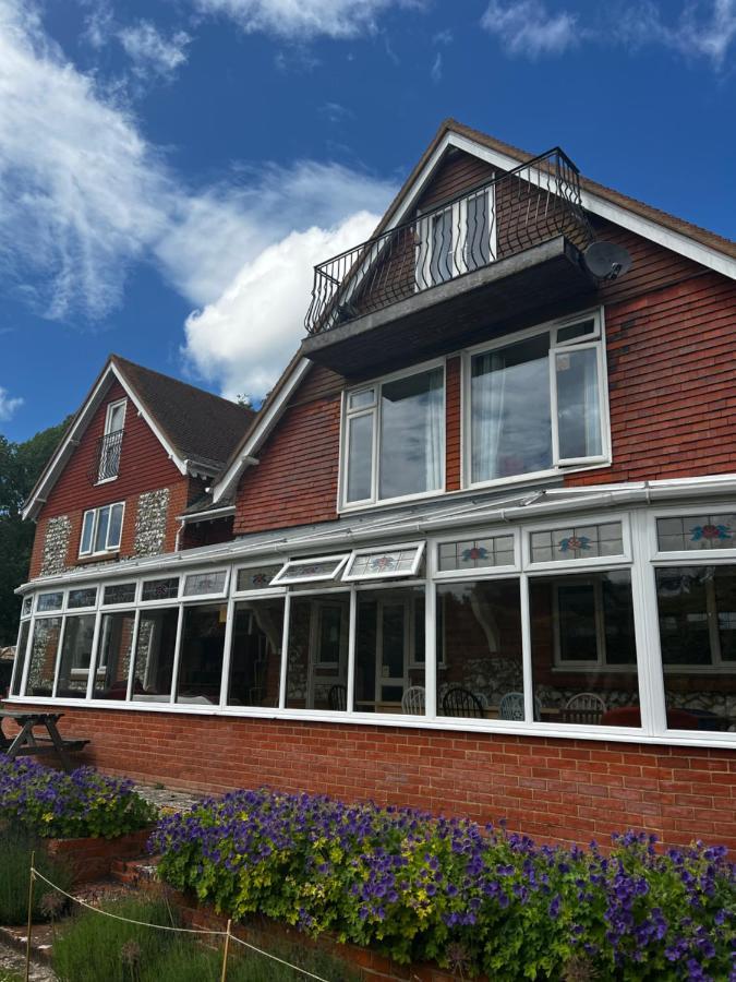 Stonehenge Hostel - Yha Affliated 콜더톤 외부 사진