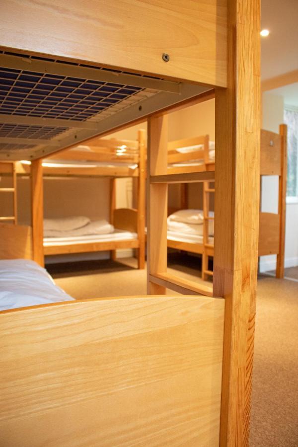 Stonehenge Hostel - Yha Affliated 콜더톤 외부 사진