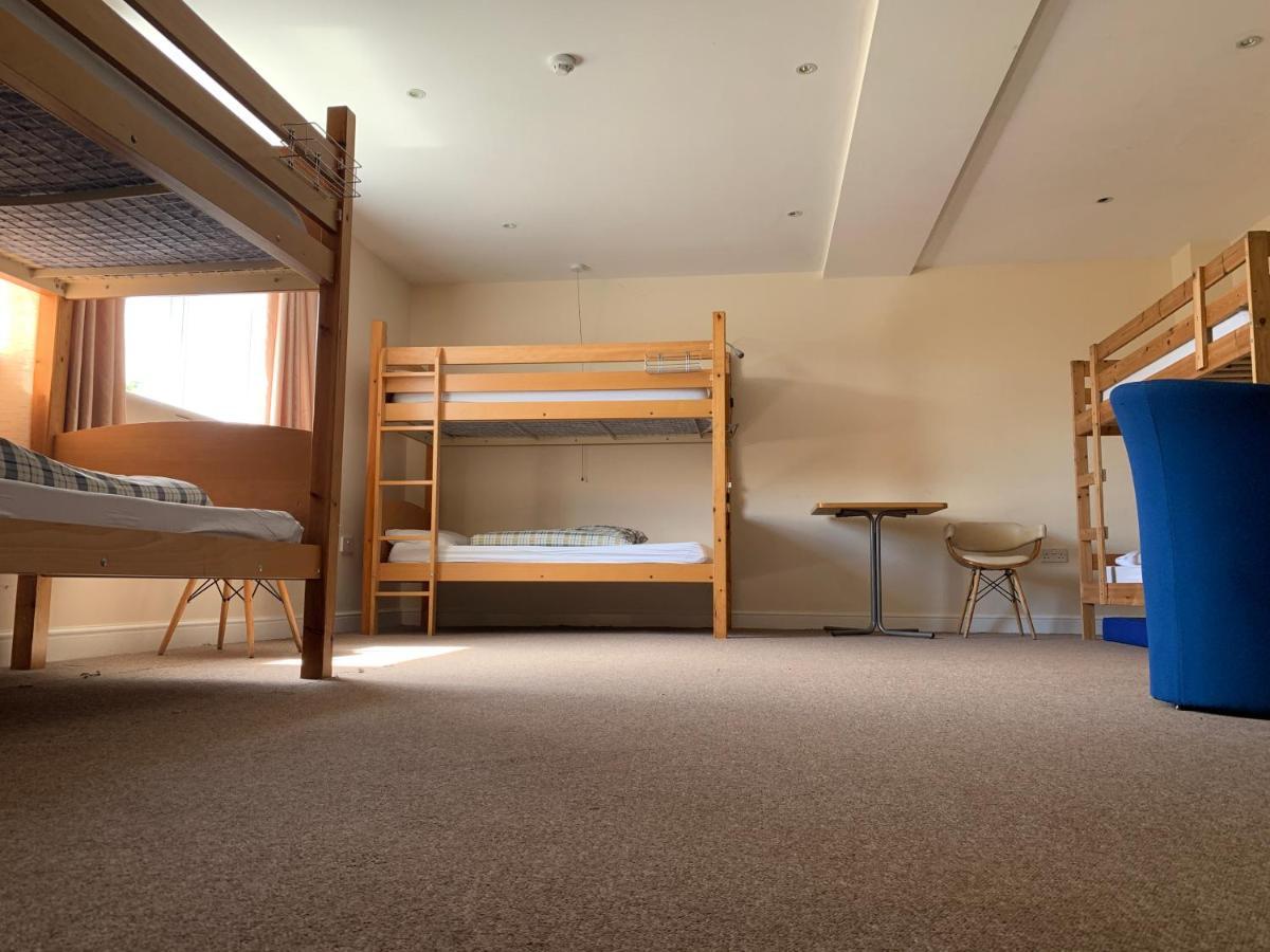 Stonehenge Hostel - Yha Affliated 콜더톤 외부 사진