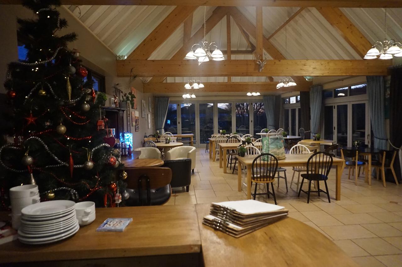 Stonehenge Hostel - Yha Affliated 콜더톤 외부 사진